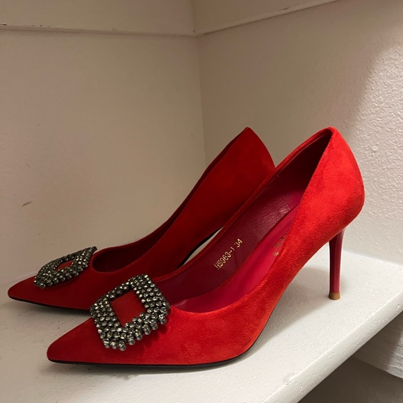 Red Heels size 5 - Picture 3 of 5